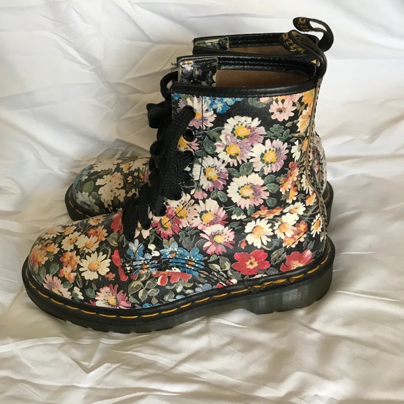 EUC Dr Martens Sienna Miller 1460 Pascal Boot - Picture 2 of 11